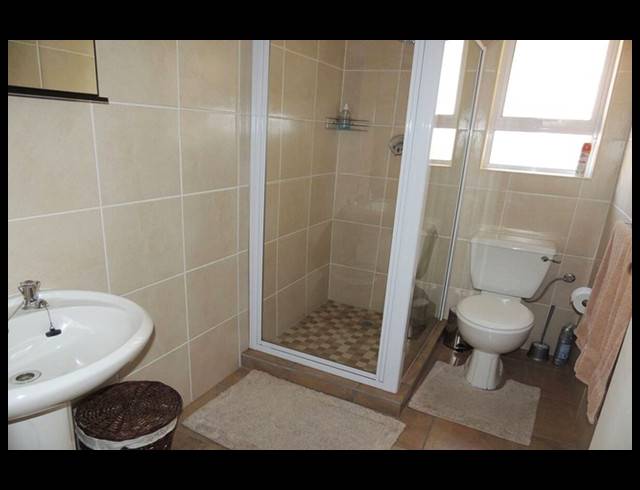8 BEDROOM FREESTANDING FOR SALE IN VAN RIEBEECK PARK